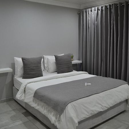 African Sands Guesthouse Load Shedding Free Блумфонтейн Екстер'єр фото