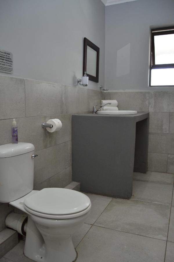African Sands Guesthouse Load Shedding Free Блумфонтейн Екстер'єр фото
